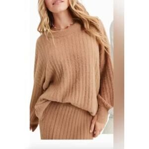 AERIE Ribbed Fuzzy Oversized Sweater (Cream/Off-White), Size Medium